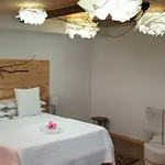 Le Rondini Solo Adultos Montrás
